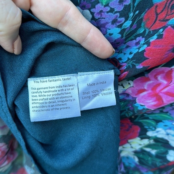 Rococo Sand Tallia ruffle bell sleeve floral top, size XS - Picture 9 of 10